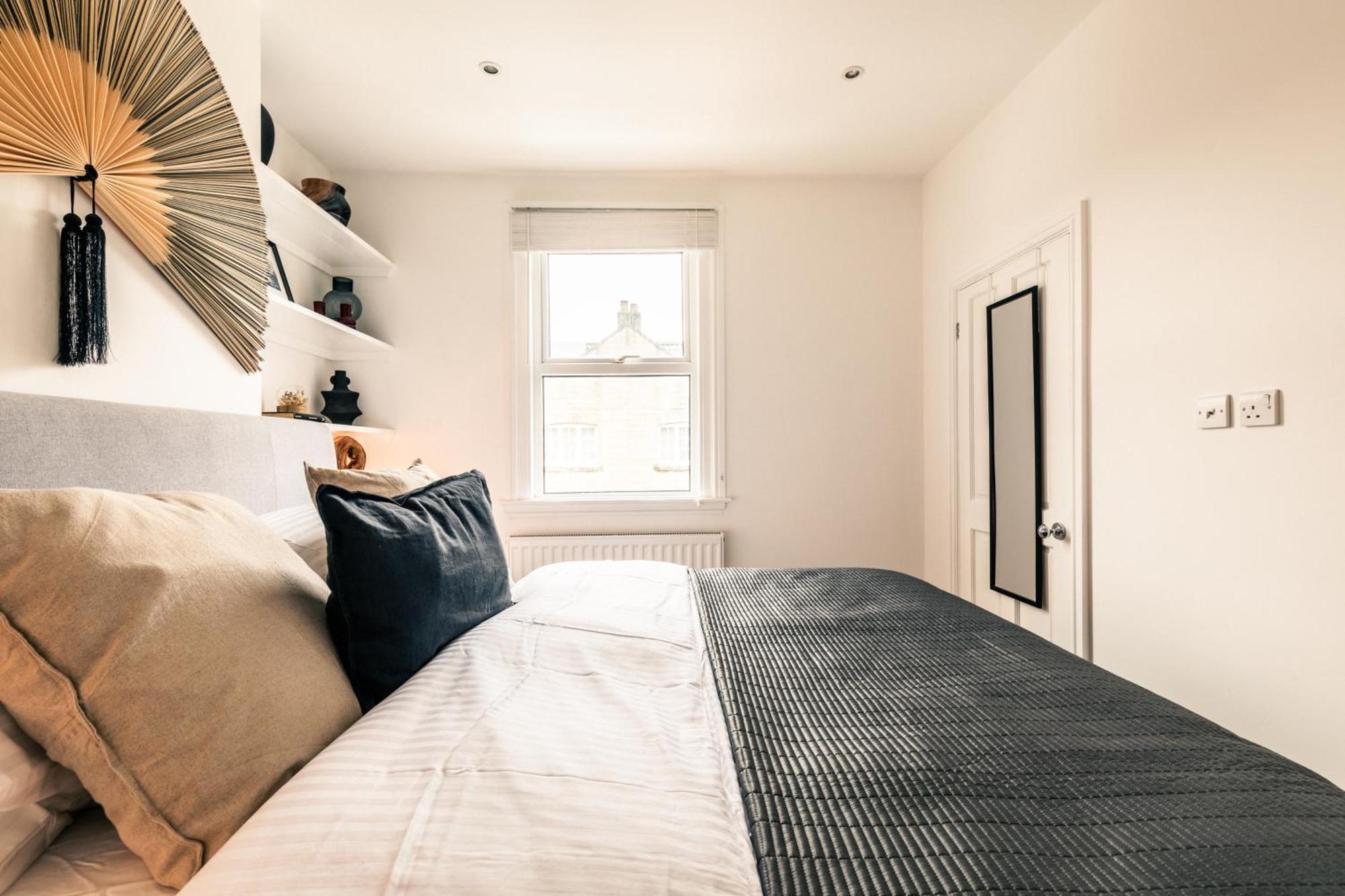 The Broadway Bath - 2 Bedrooms With Parking, Central Бат Экстерьер фото