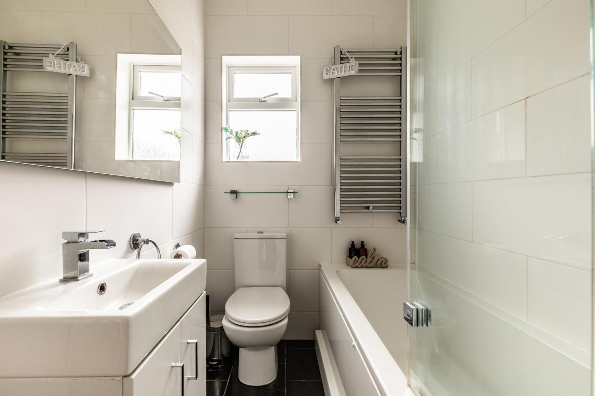The Broadway Bath - 2 Bedrooms With Parking, Central Бат Экстерьер фото