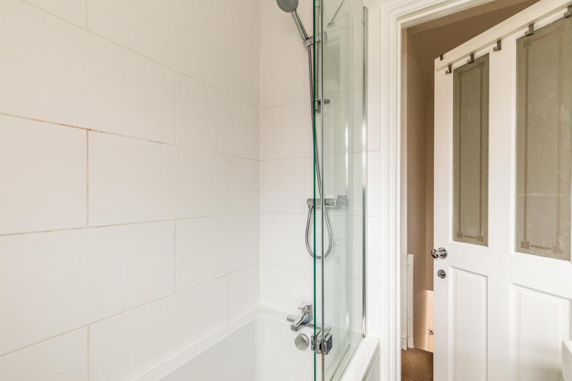 The Broadway Bath - 2 Bedrooms With Parking, Central Бат Экстерьер фото
